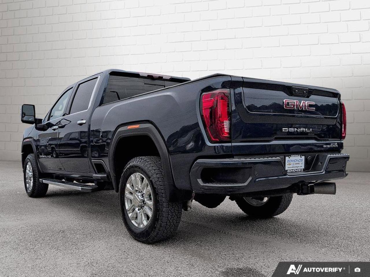 2023 GMC SIERRA 2500HD Denali  DENALI ULTIMATE PACKAGE   SUNROOF Photo