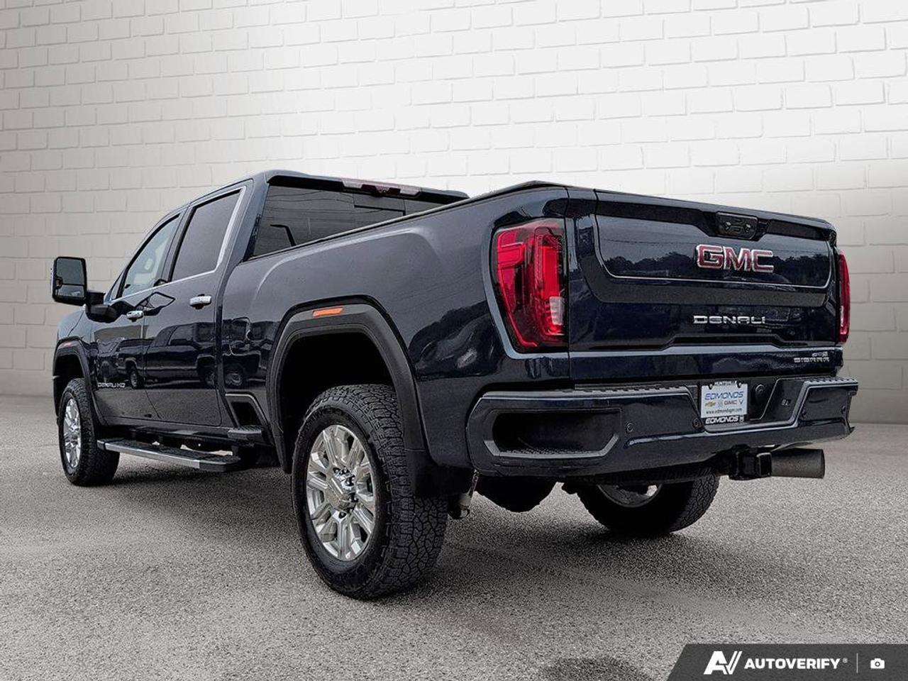 2023 GMC SIERRA 2500HD Denali  DENALI ULTIMATE PACKAGE   SUNROOF Photo