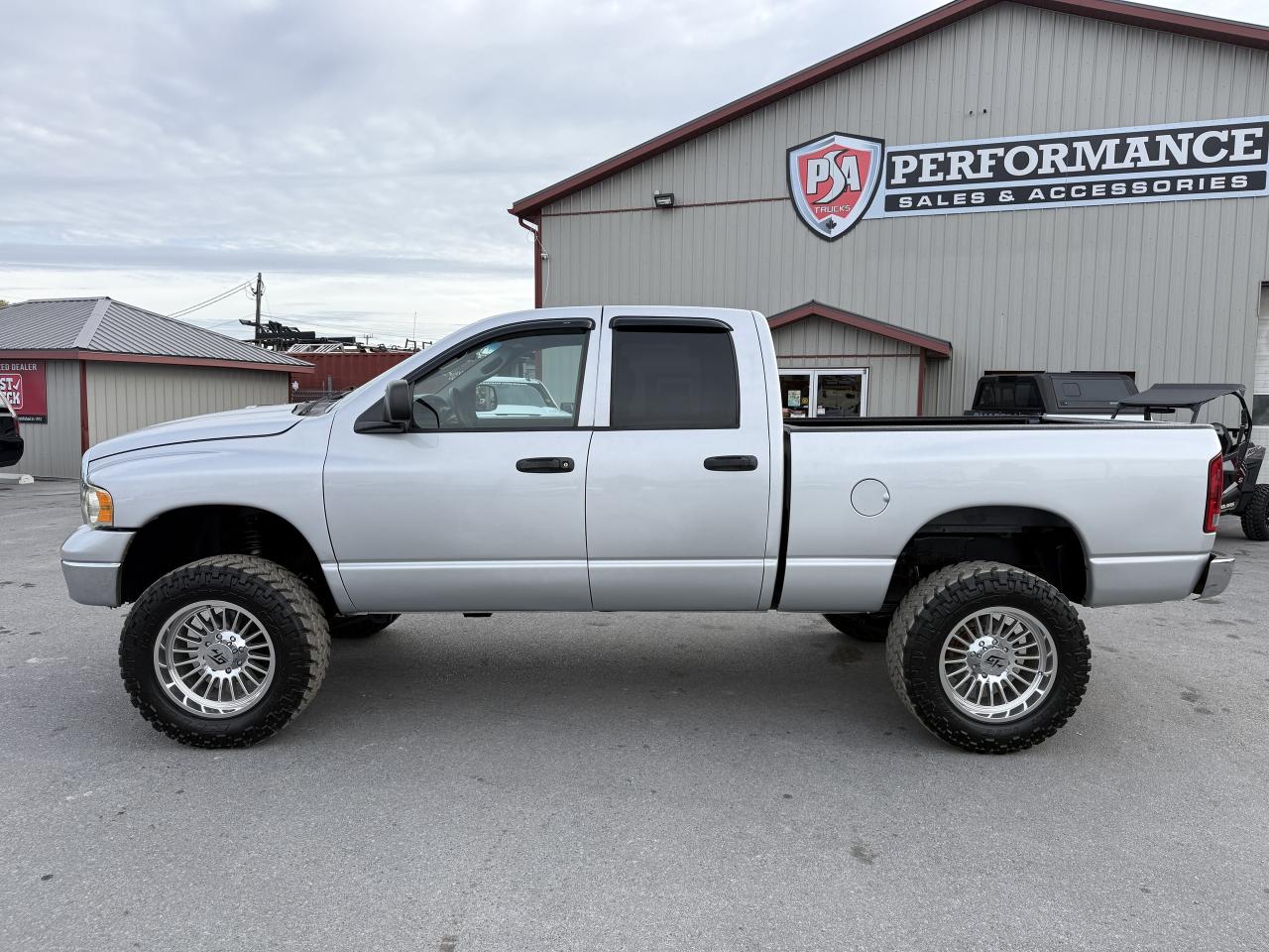 2005 Dodge Ram 2500 QUAD CAB LIFT/WHEEL/TIRE PKG!! Photo3