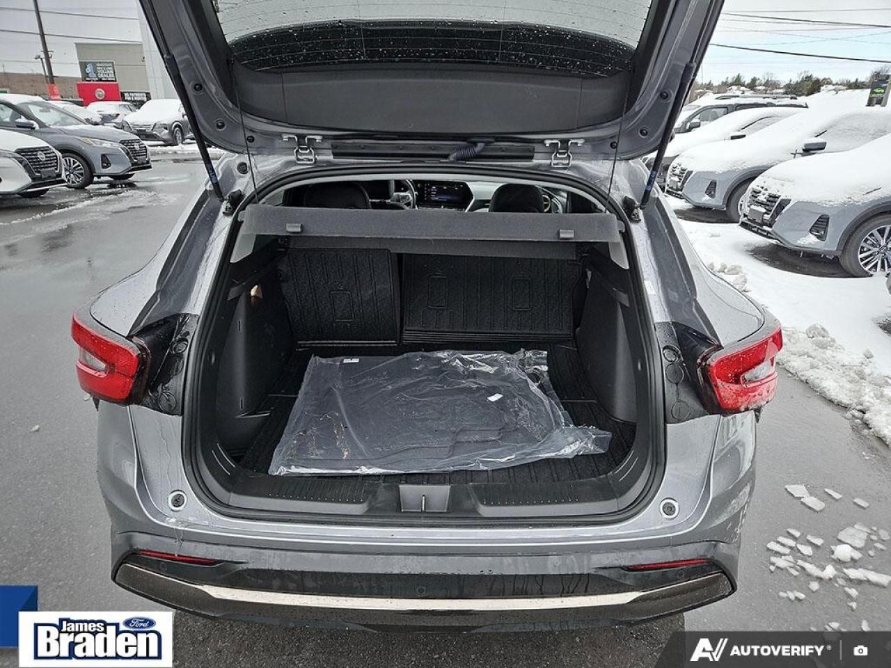 2024 Chevrolet Trax ACTIV   LEATHER   ONE OWNER Photo