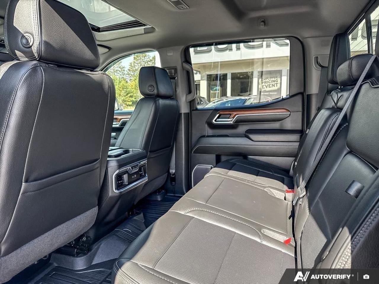 2022 GMC Sierra 1500 Denali   TONNEAU COVER, RUNNING BOARDS, Photo