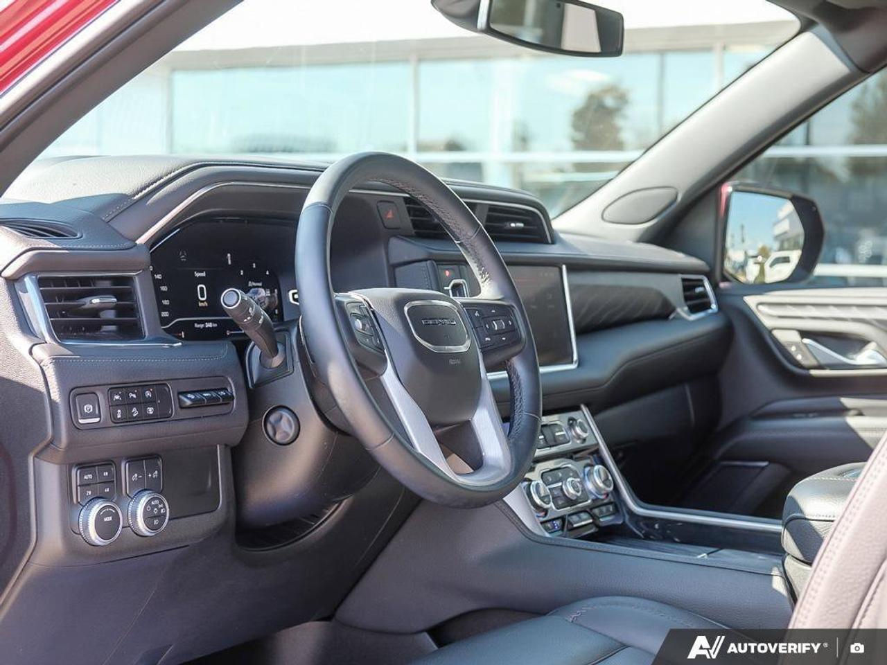 2023 GMC Yukon XL DenaliDENALI, 6.2L, NAV, ROOF, REAR ENTERTAINMENT, Photo