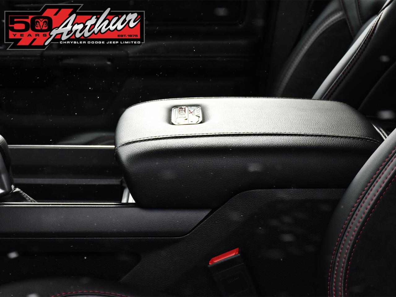 2025 RAM 1500 REBEL X CREW CAB 4X4 - ONLY 8,601 KM Photo