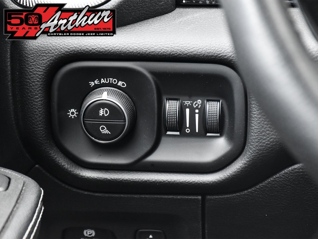 2025 RAM 1500 REBEL X CREW CAB 4X4 - ONLY 8,601 KM Photo