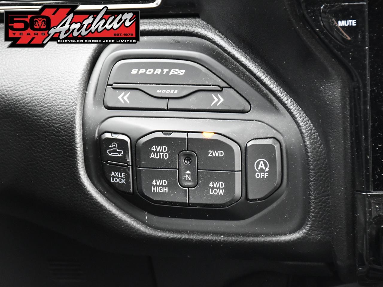 2025 RAM 1500 REBEL X CREW CAB 4X4 - ONLY 8,601 KM Photo