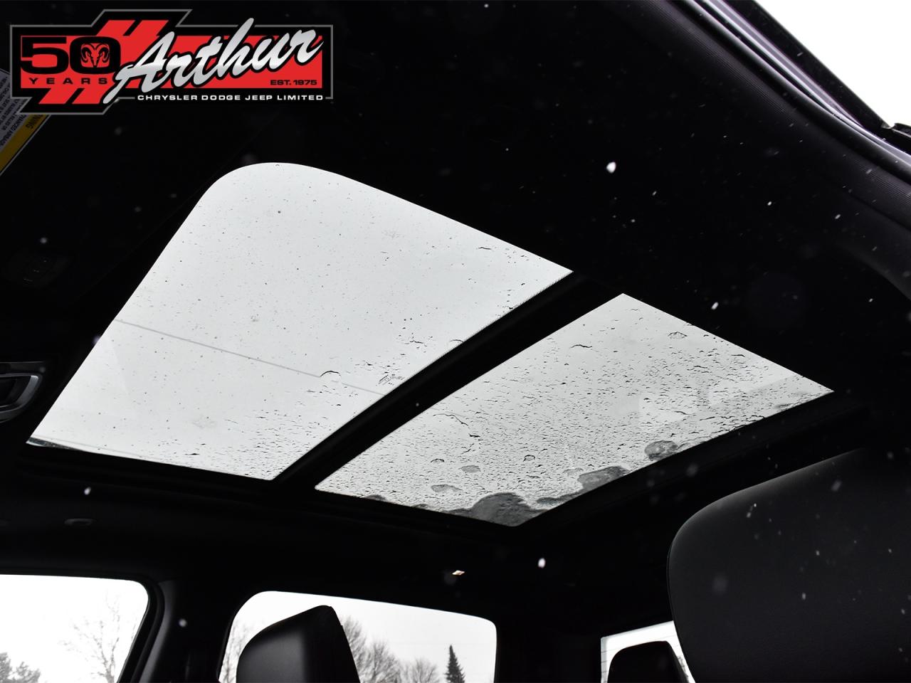 2025 RAM 1500 REBEL X CREW CAB 4X4 - ONLY 8,601 KM Photo