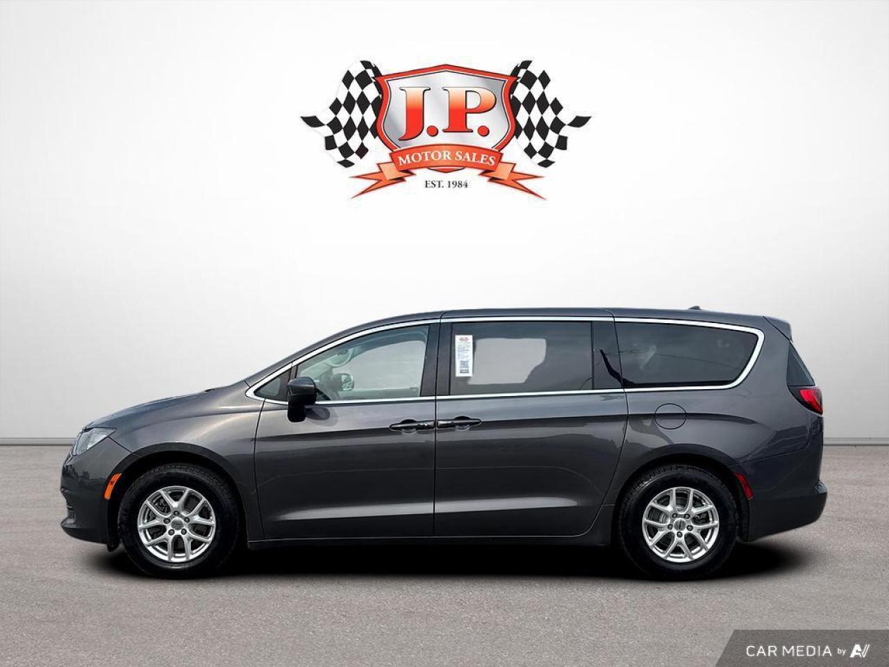 2022 Chrysler Grand Caravan SXT BACKUP   BLUETOOTH   HTD SEATS   KEYLESS ENTRY Photo