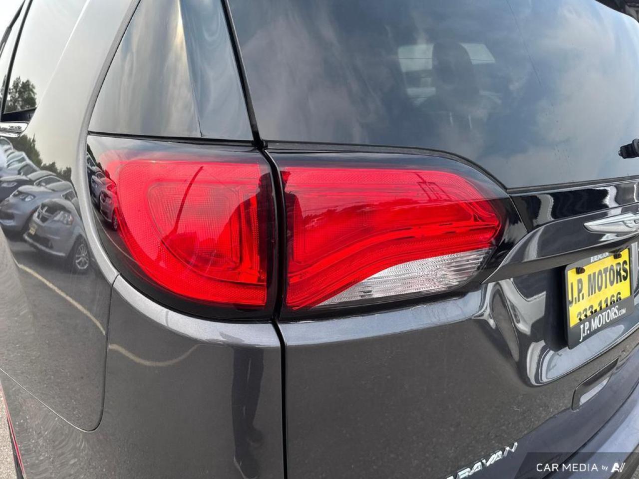 2022 Chrysler Grand Caravan SXT BACKUP   BLUETOOTH   HTD SEATS   KEYLESS ENTRY Photo