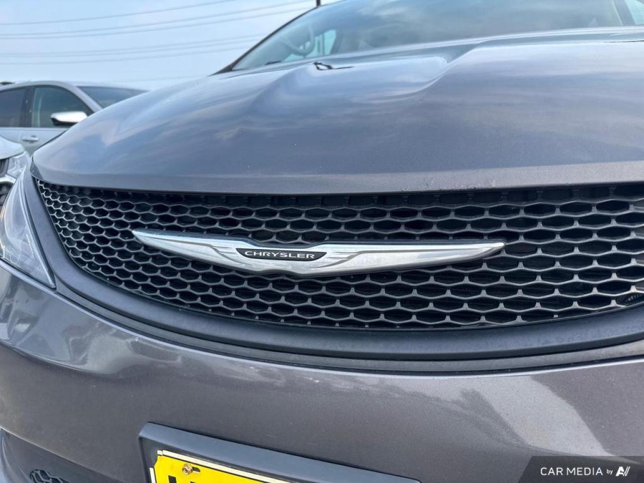 2022 Chrysler Grand Caravan SXT BACKUP   BLUETOOTH   HTD SEATS   KEYLESS ENTRY Photo