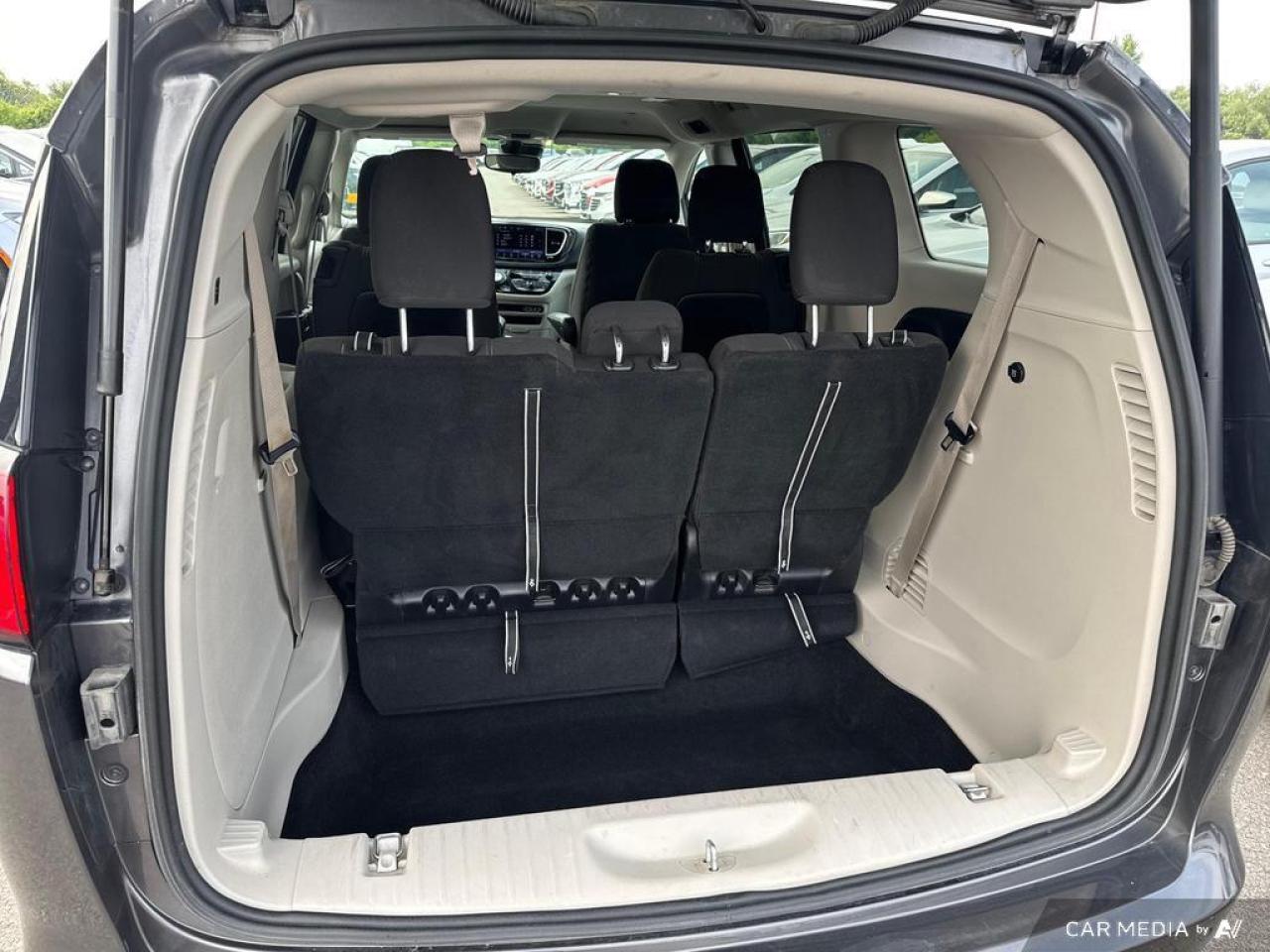 2022 Chrysler Grand Caravan SXT BACKUP   BLUETOOTH   HTD SEATS   KEYLESS ENTRY Photo