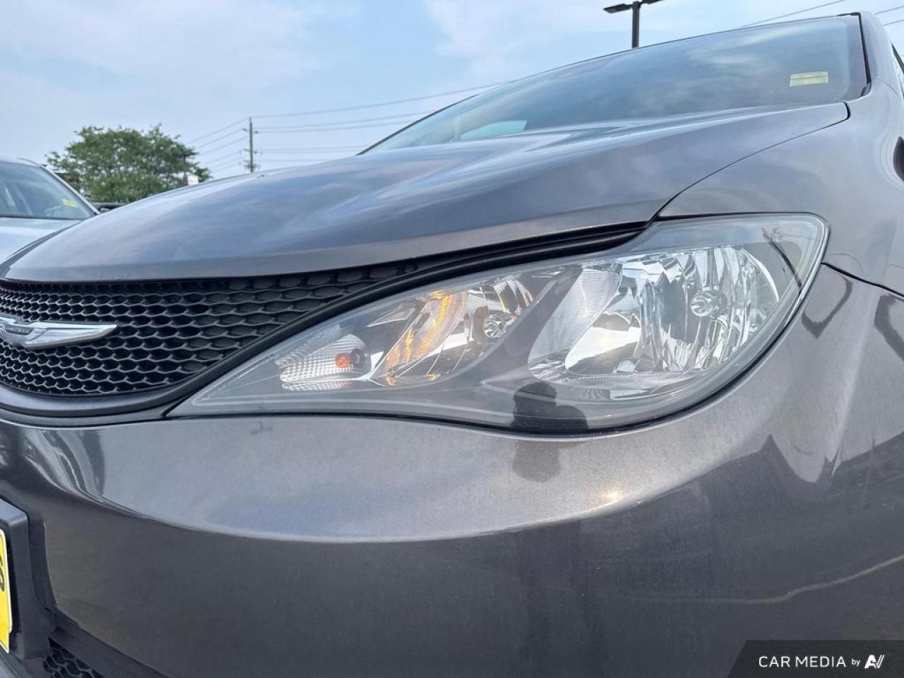 2022 Chrysler Grand Caravan SXT BACKUP   BLUETOOTH   HTD SEATS   KEYLESS ENTRY Photo