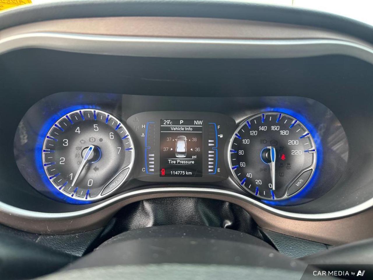 2022 Chrysler Grand Caravan SXT BACKUP   BLUETOOTH   HTD SEATS   KEYLESS ENTRY Photo