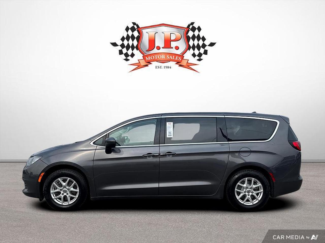 2022 Chrysler Grand Caravan SXT BACKUP   BLUETOOTH   HTD SEATS   KEYLESS ENTRY Photo2