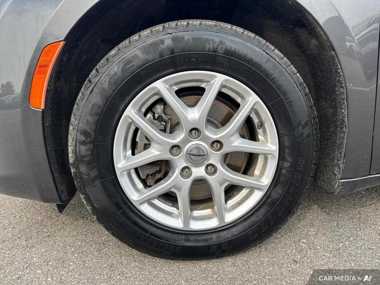 2022 Chrysler Grand Caravan SXT BACKUP   BLUETOOTH   HTD SEATS   KEYLESS ENTRY Photo