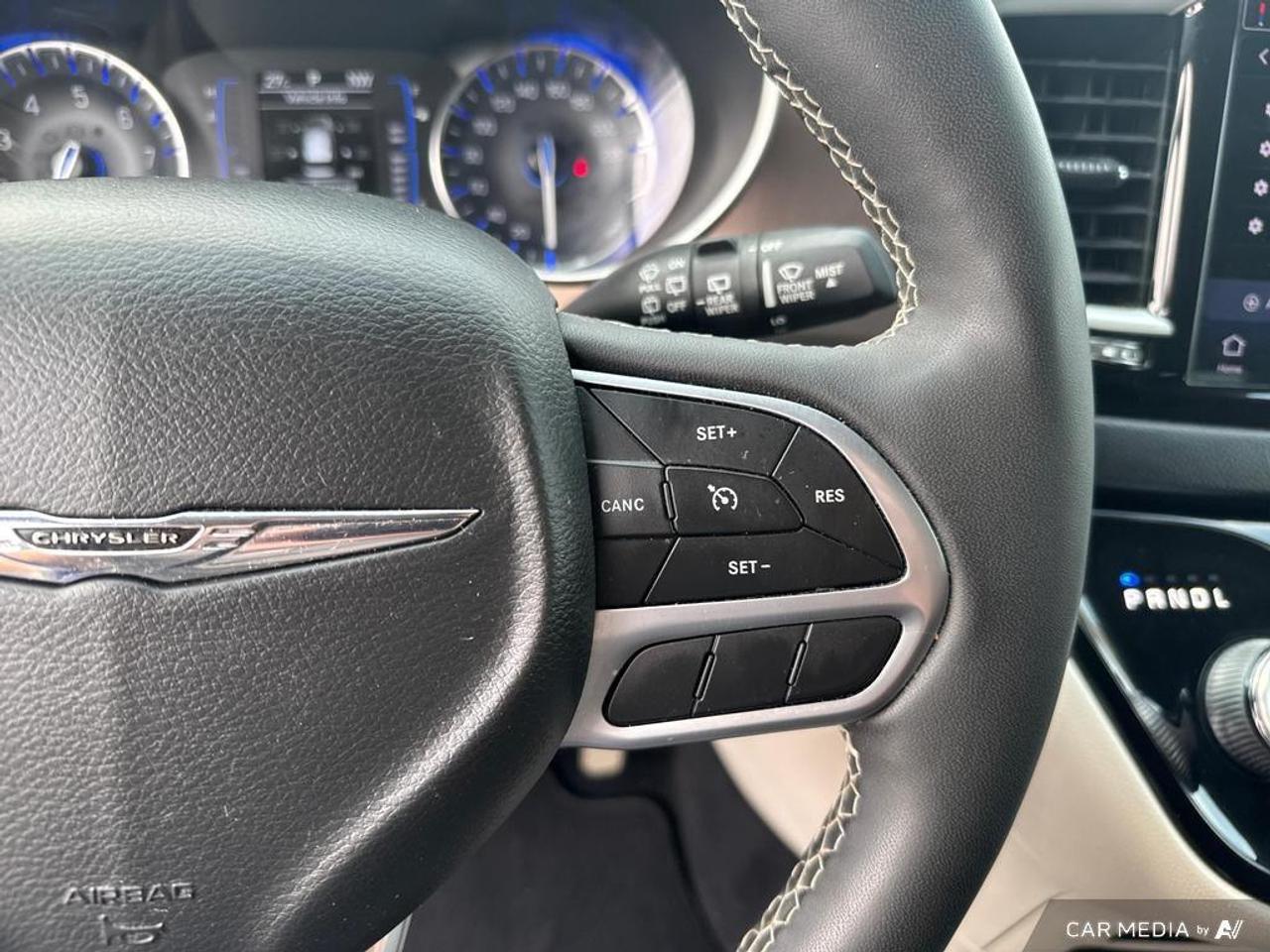 2022 Chrysler Grand Caravan SXT BACKUP   BLUETOOTH   HTD SEATS   KEYLESS ENTRY Photo