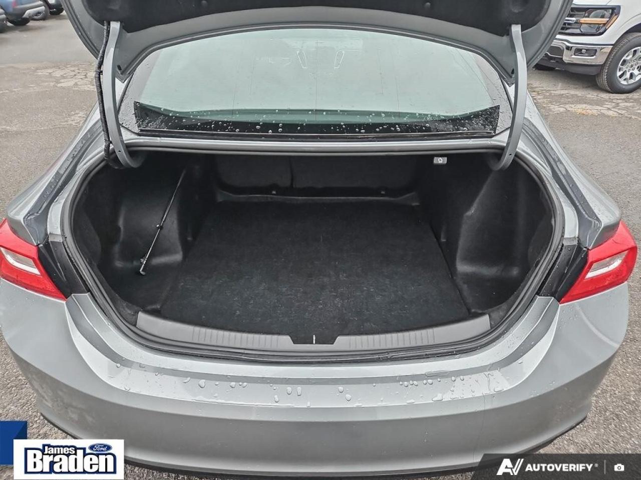 2023 Chevrolet Malibu LT   LOW KM   ONE-OWNER Photo