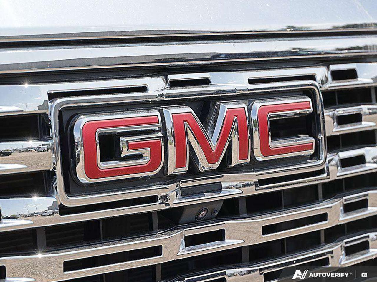 2025 GMC Sierra 1500 DENALI PREMIUM, DURAMAX, CREW, 4X4, LOADED, 1-OWNER! Photo