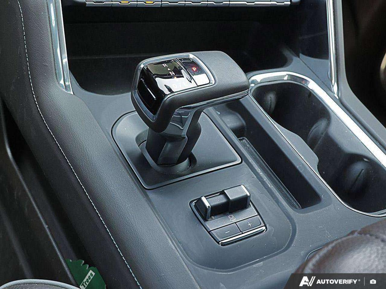 2025 GMC Sierra 1500 DENALI PREMIUM, DURAMAX, CREW, 4X4, LOADED, 1-OWNER! Photo