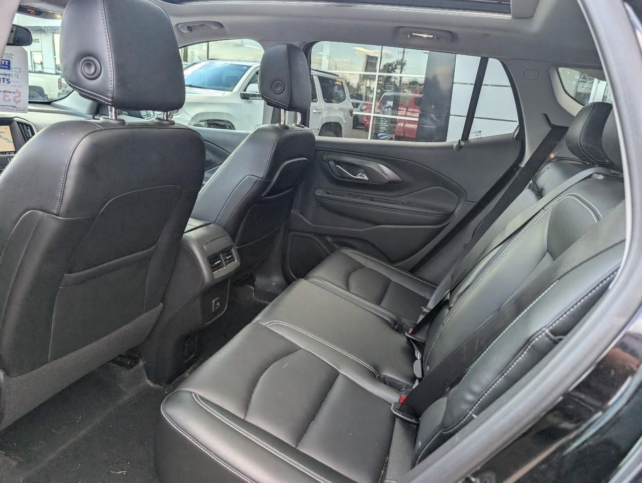 2022 GMC Terrain SLTSLT PRO GRADE, AWD, 1.5T, NAV, 1-OWNER! Photo