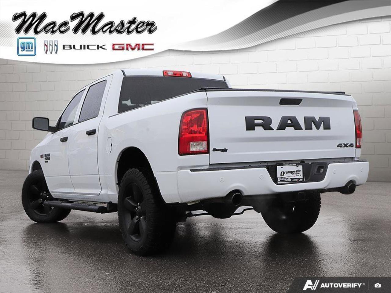 2022 RAM 1500 Classic ExpressBLACK EXPRESS, NIGHT, CREW, 4X4, HEMI, SUB Photo3