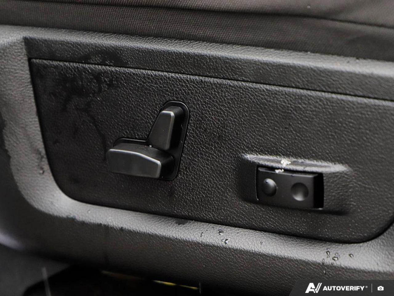 2022 RAM 1500 Classic ExpressBLACK EXPRESS, NIGHT, CREW, 4X4, HEMI, SUB Photo