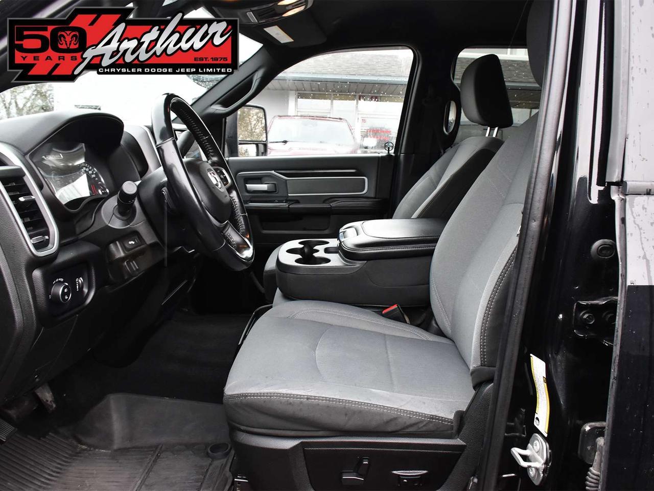 2023 RAM 2500 Big Horn Crew Cab 4x4 Photo