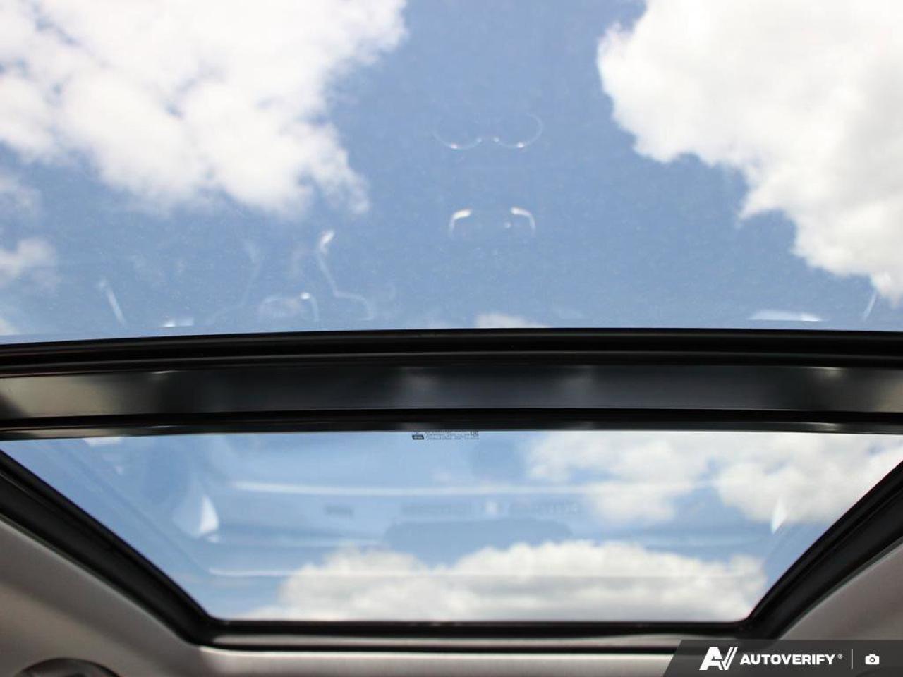 2022 GMC Terrain SLTSLT, 1.5T, NAV, ROOF, HTD LEATHER, 1-OWNER! Photo