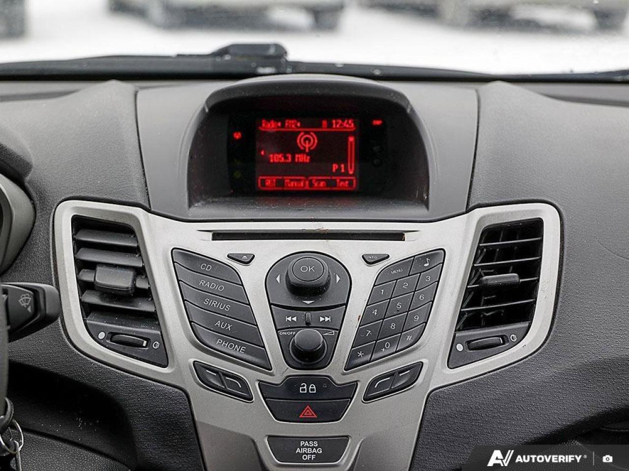 2013 Ford Fiesta SE1.6L, 4-CYLINDER, AUTOMATIC, HATCHBACK, SUNROOF, Photo