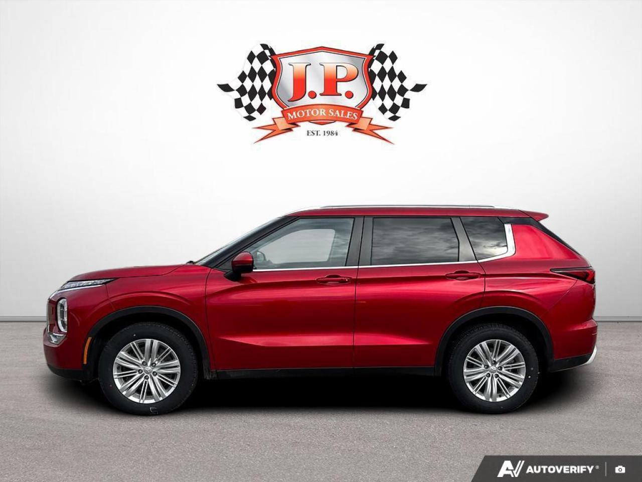 2022 Mitsubishi Outlander SE BACKUP CAM   BLUETOOTH   HTD SEATS   KEYLESS EN Photo