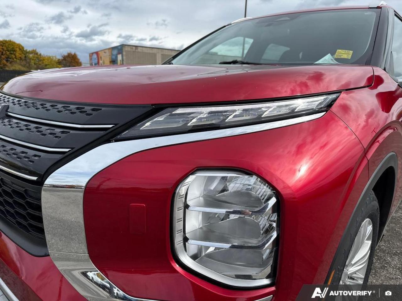 2022 Mitsubishi Outlander SE BACKUP CAM   BLUETOOTH   HTD SEATS   KEYLESS EN Photo