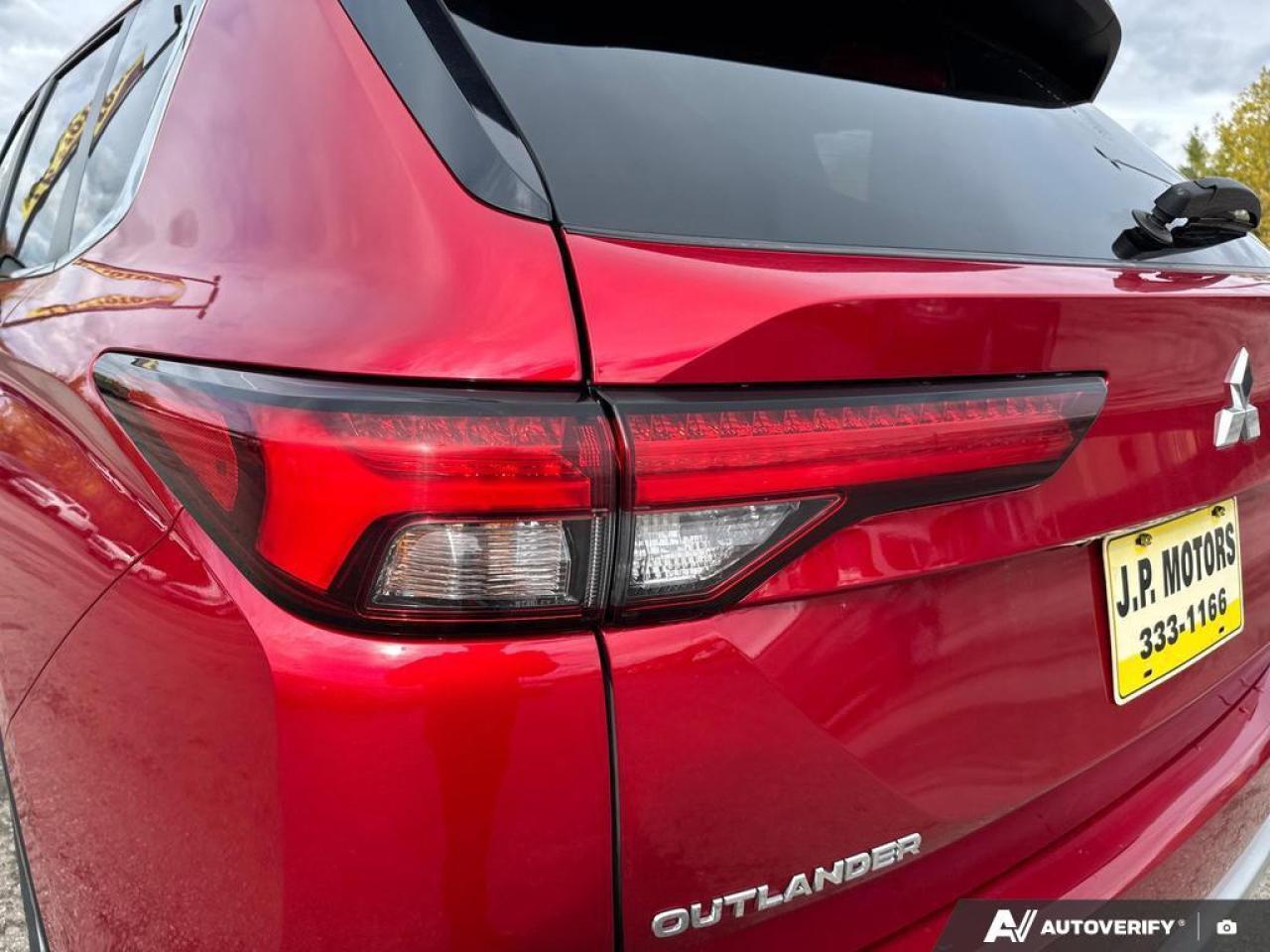 2022 Mitsubishi Outlander SE BACKUP CAM   BLUETOOTH   HTD SEATS   KEYLESS EN Photo