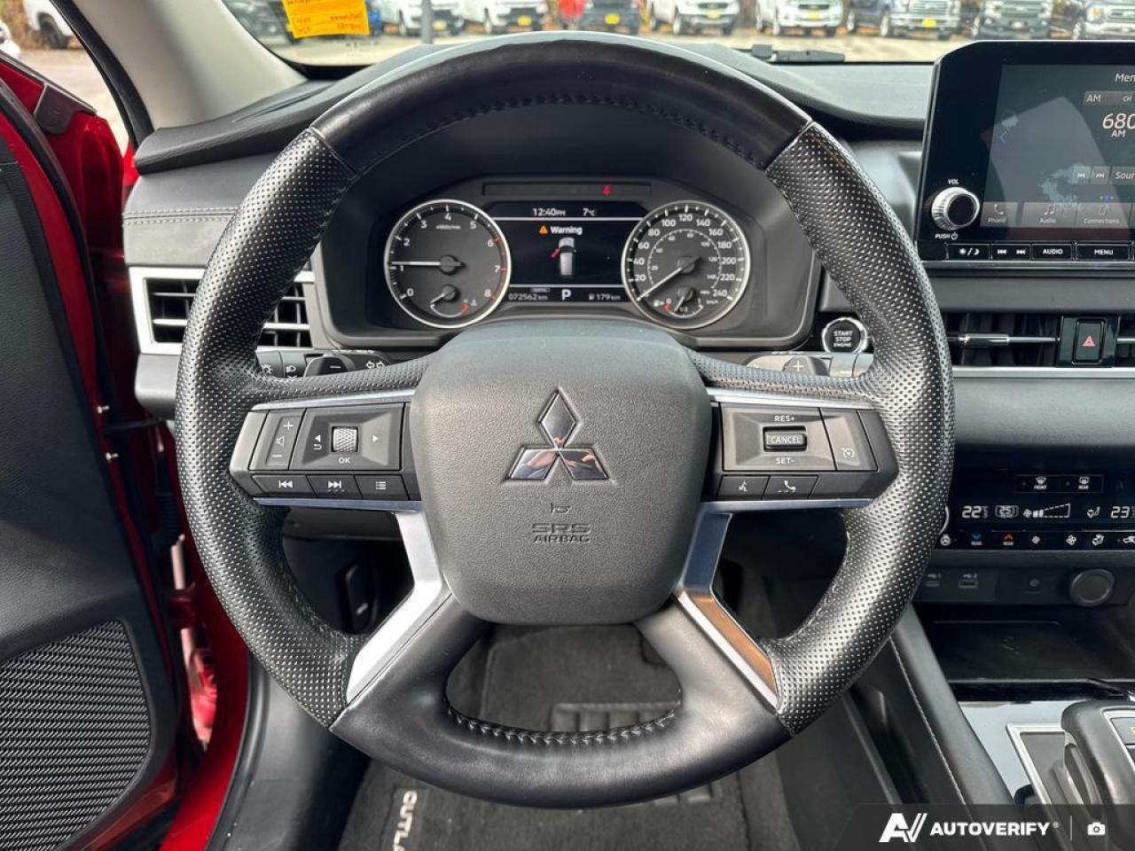 2022 Mitsubishi Outlander SE BACKUP CAM   BLUETOOTH   HTD SEATS   KEYLESS EN Photo