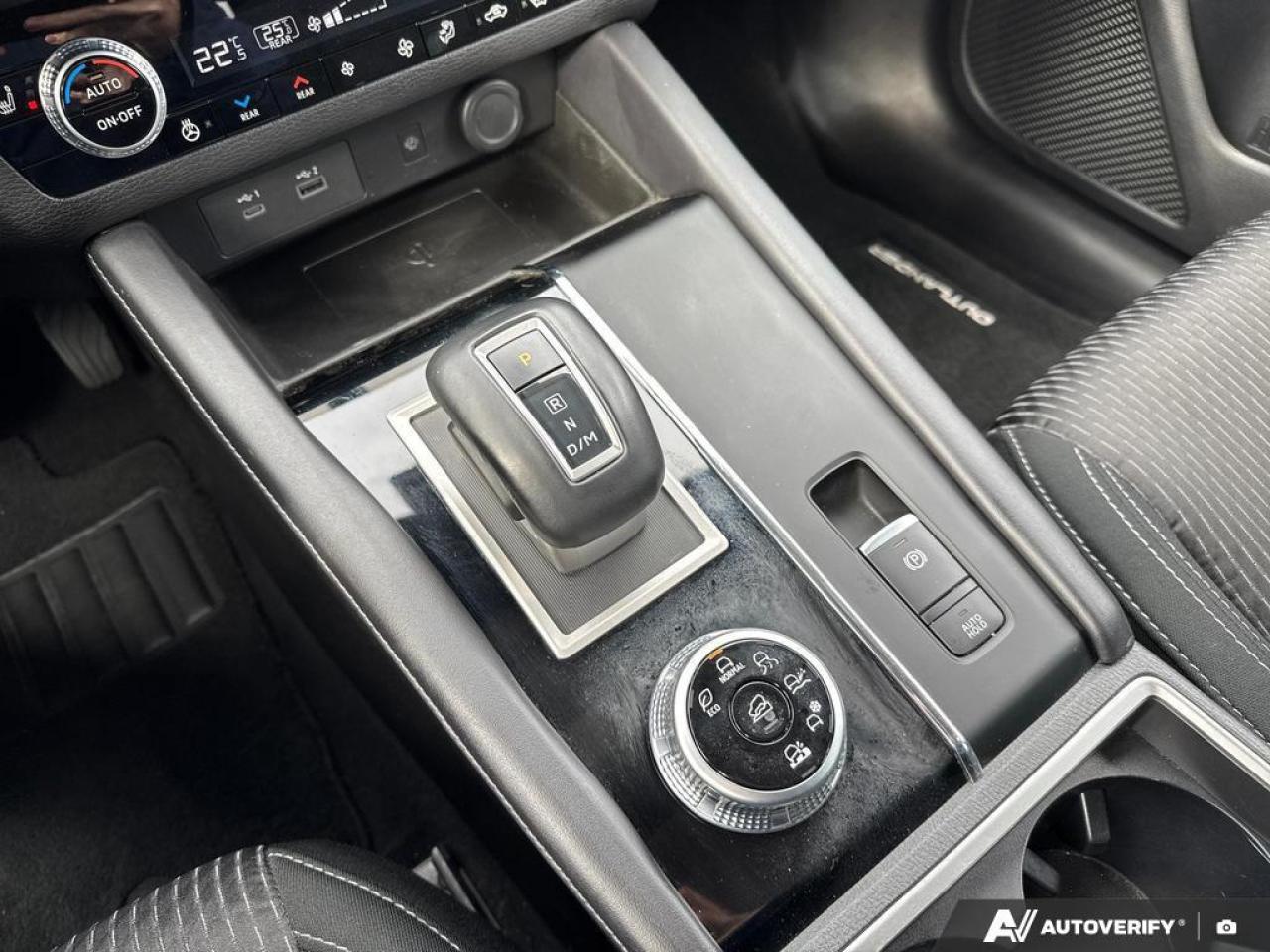 2022 Mitsubishi Outlander SE BACKUP CAM   BLUETOOTH   HTD SEATS   KEYLESS EN Photo