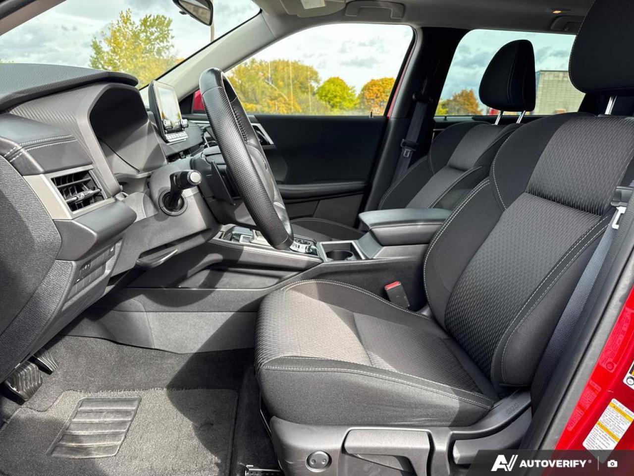 2022 Mitsubishi Outlander SE BACKUP CAM   BLUETOOTH   HTD SEATS   KEYLESS EN Photo