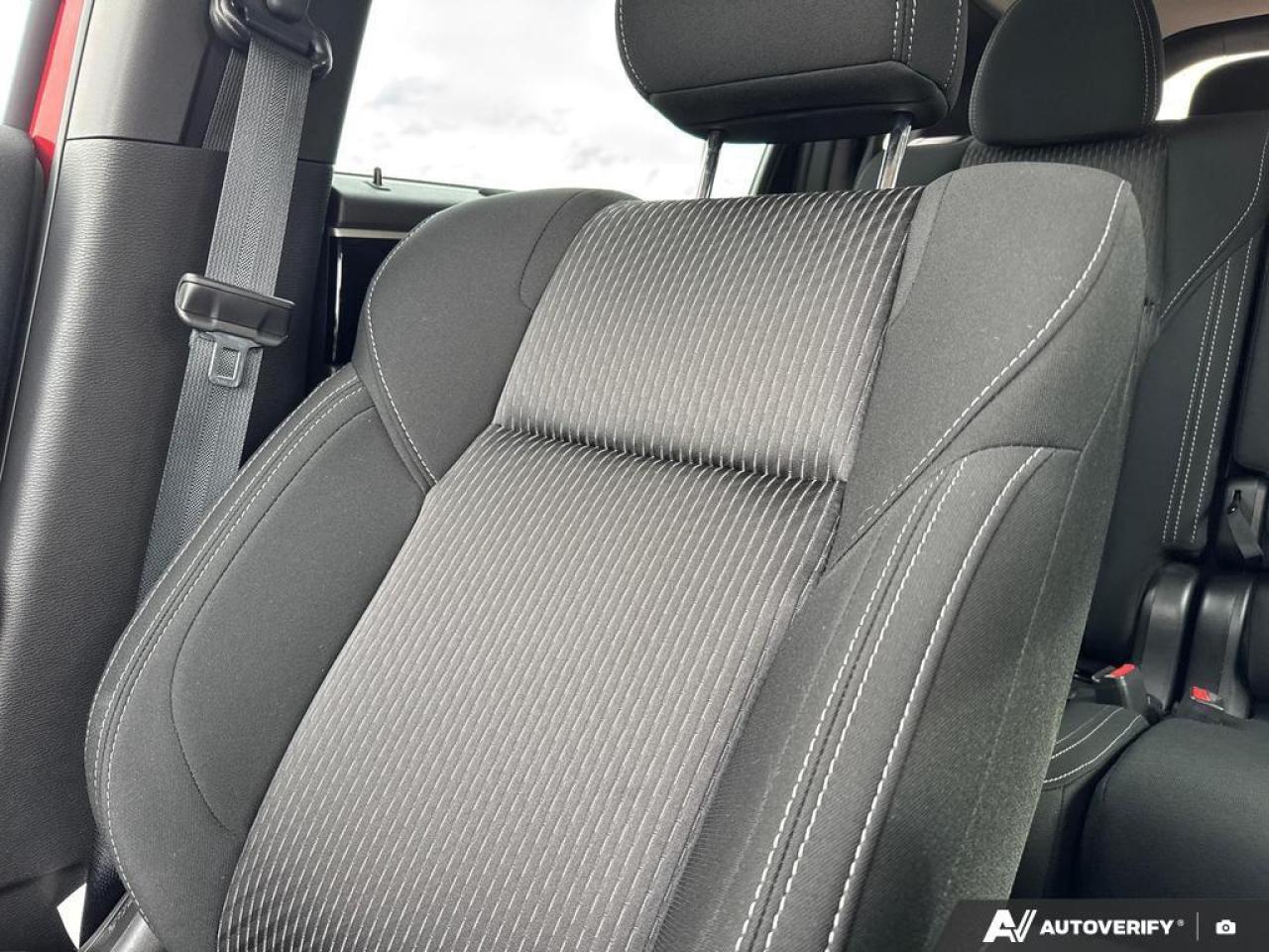 2022 Mitsubishi Outlander SE BACKUP CAM   BLUETOOTH   HTD SEATS   KEYLESS EN Photo