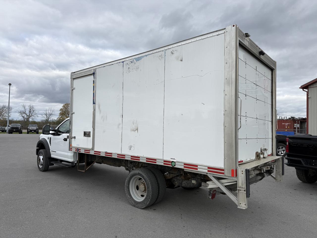 2022 Ford F-550 XL 2WD Reg Cab 169  WB 84  CA Photo4