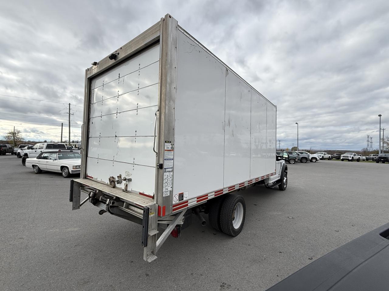 2022 Ford F-550 XL 2WD Reg Cab 169  WB 84  CA Photo