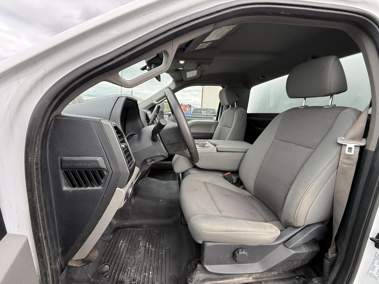 2022 Ford F-550 XL 2WD Reg Cab 169  WB 84  CA Photo