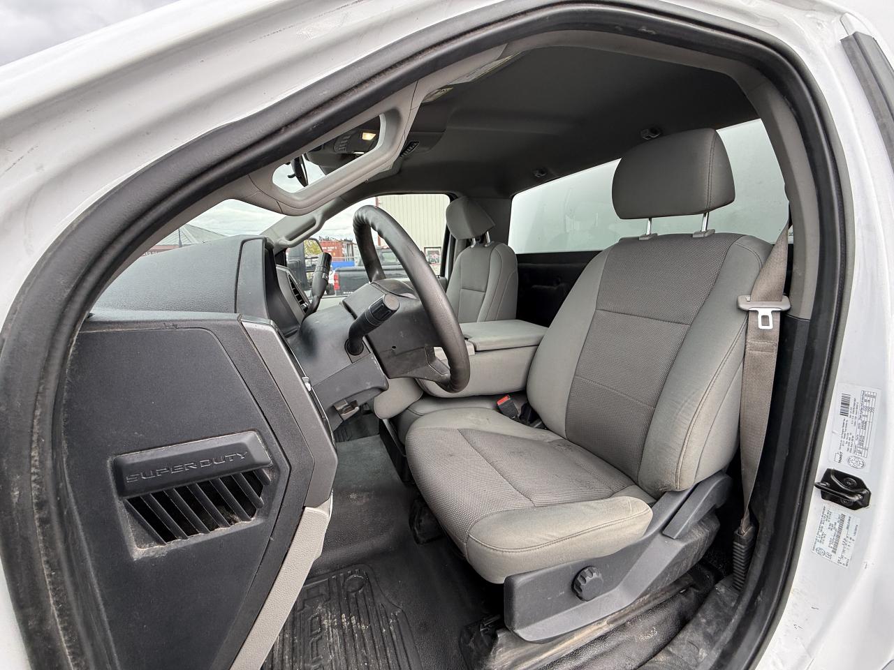 2022 Ford F-550 XL 2WD Reg Cab 169  WB 84  CA Photo