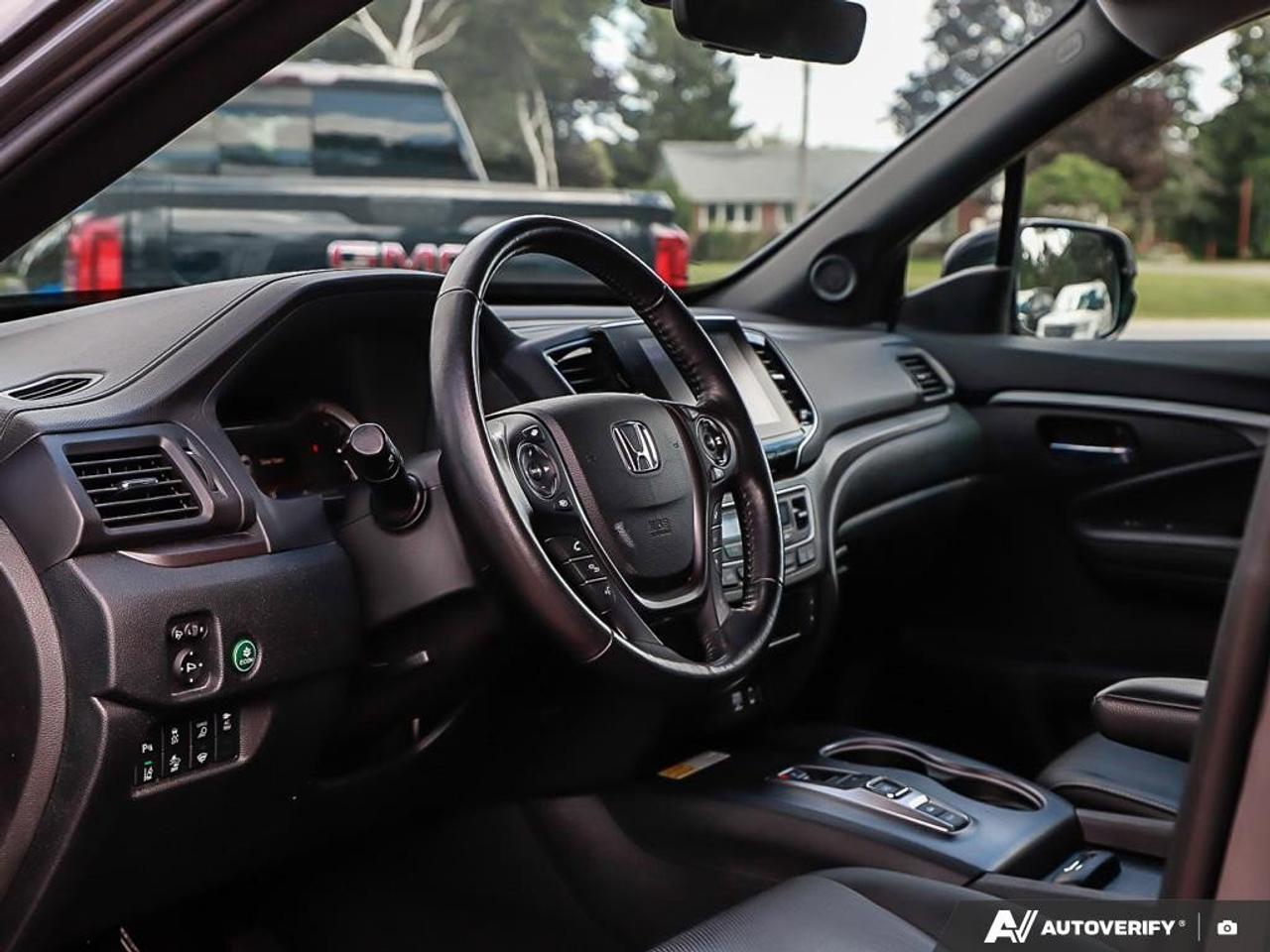 2022 Honda Ridgeline TouringONE-OWNER, HTD WHEEL, CARPLAY, LEATHER, NAV Photo