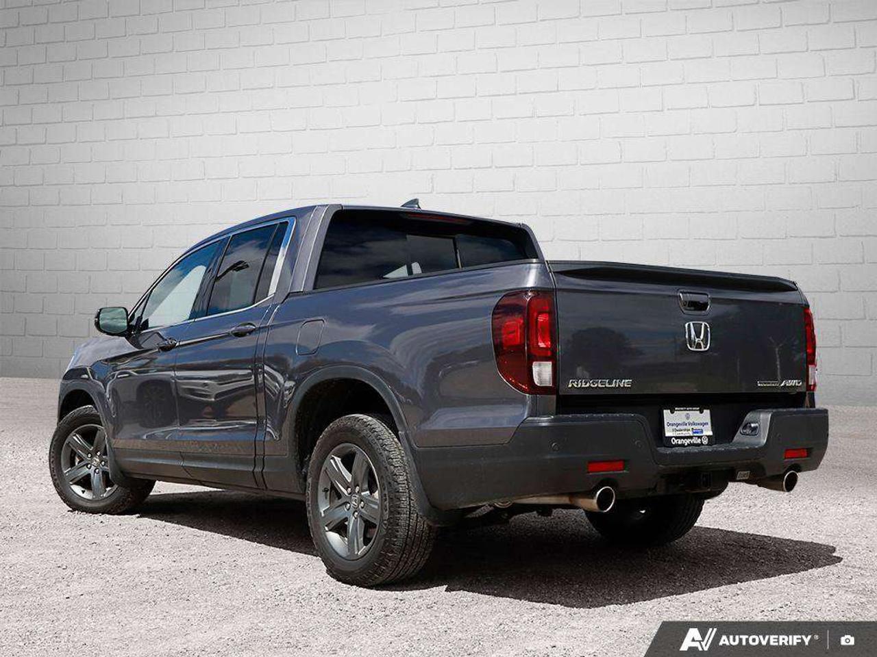 2022 Honda Ridgeline TouringONE-OWNER, HTD WHEEL, CARPLAY, LEATHER, NAVIGATION Photo