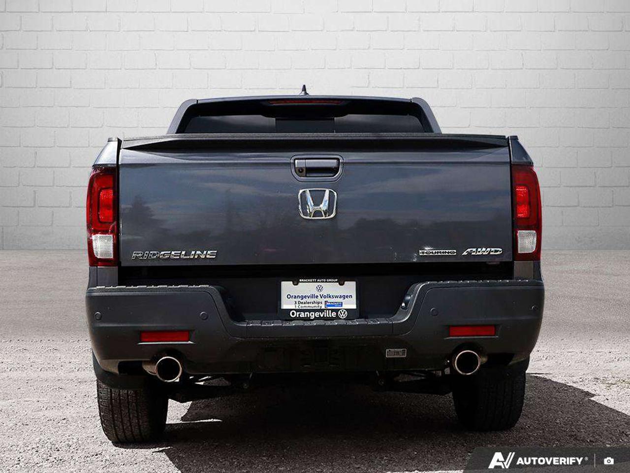 2022 Honda Ridgeline TouringONE-OWNER, HTD WHEEL, CARPLAY, LEATHER, NAVIGATION Photo