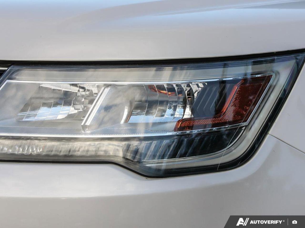 2017 Ford Explorer XLTAS-TRADED, ACCIDENT FREE, SUNROOF, HTD SEATS, L Photo