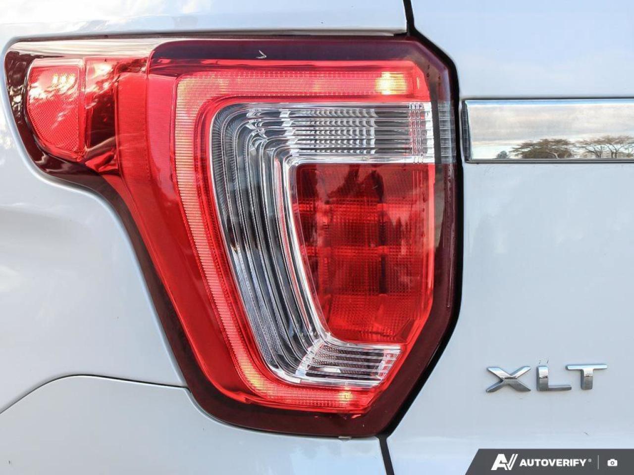 2017 Ford Explorer XLTAS-TRADED, ACCIDENT FREE, SUNROOF, HTD SEATS, L Photo