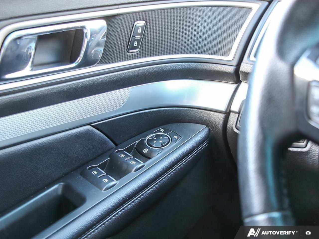 2017 Ford Explorer XLTAS-TRADED, ACCIDENT FREE, SUNROOF, HTD SEATS, L Photo