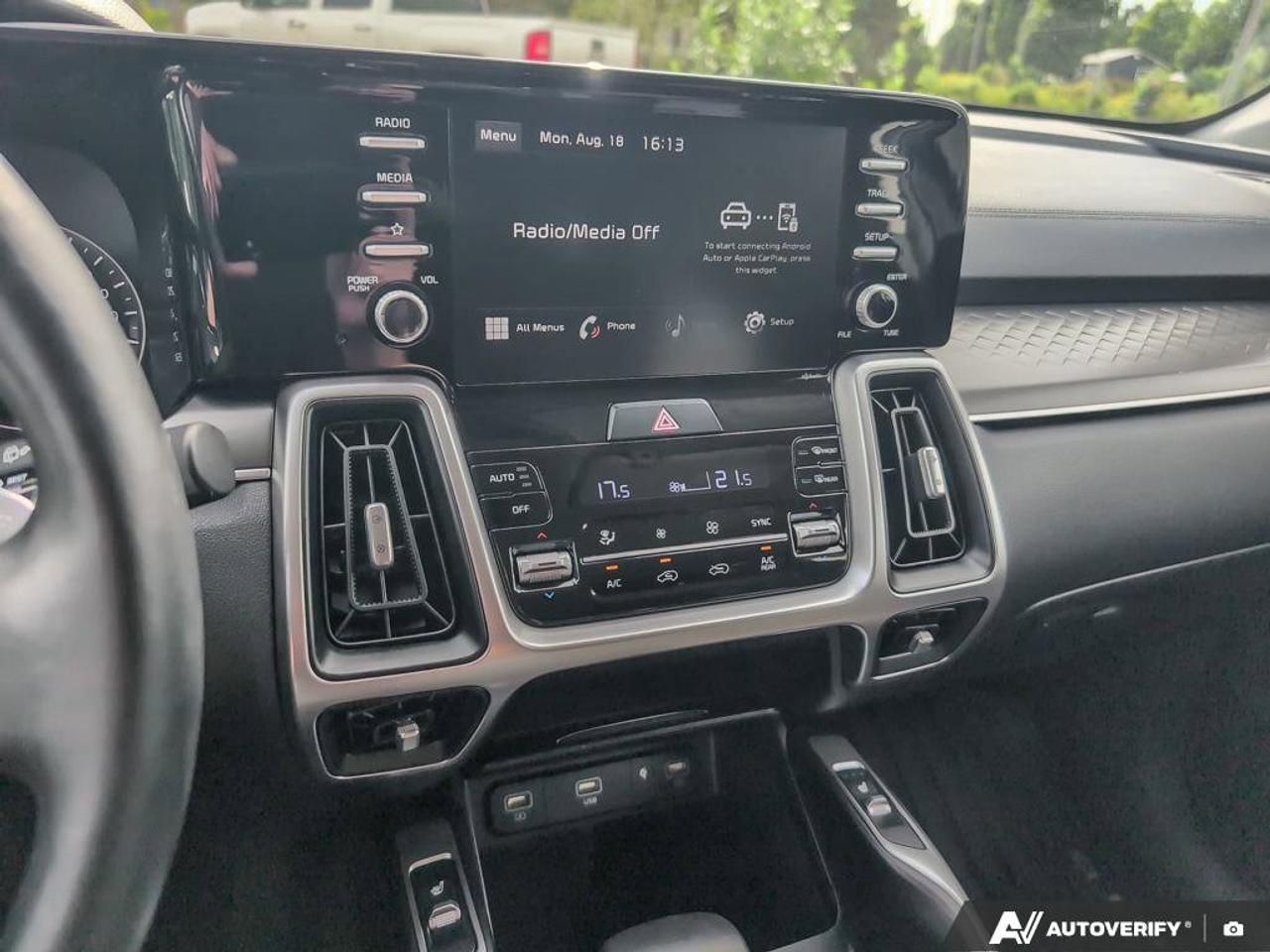 2021 Kia Sorento X-Line  X-LINE   HEATED SEATS & STEERING WHEEL   A Photo