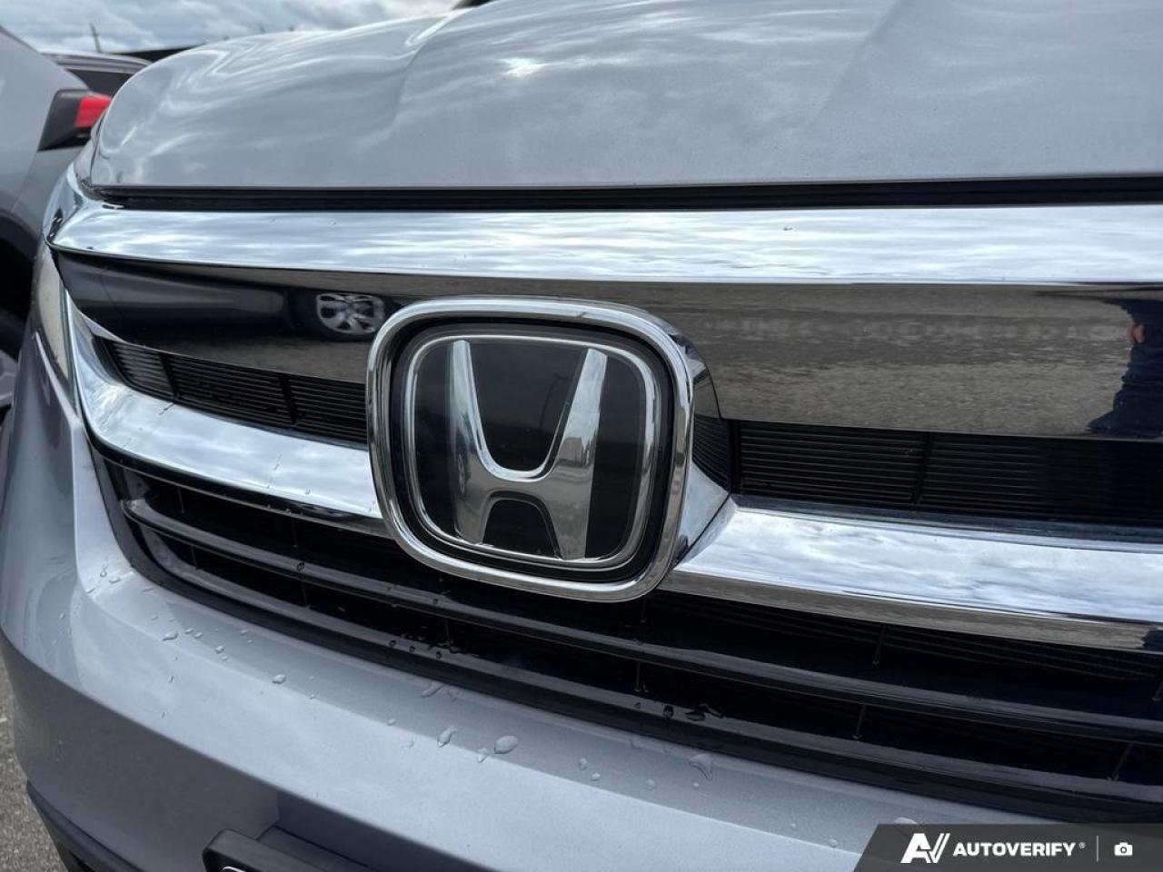 2020 Honda Pilot Touring 7P BACKUP CAM   BLUETOOTH   HTD & CLD SEAT Photo