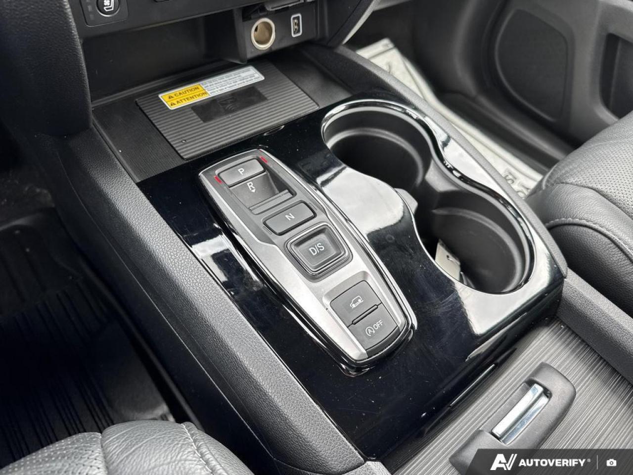 2020 Honda Pilot Touring 7P BACKUP CAM   BLUETOOTH   HTD & CLD SEAT Photo