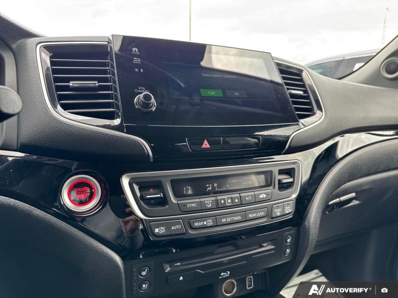 2020 Honda Pilot Touring 7P BACKUP CAM   BLUETOOTH   HTD & CLD SEAT Photo