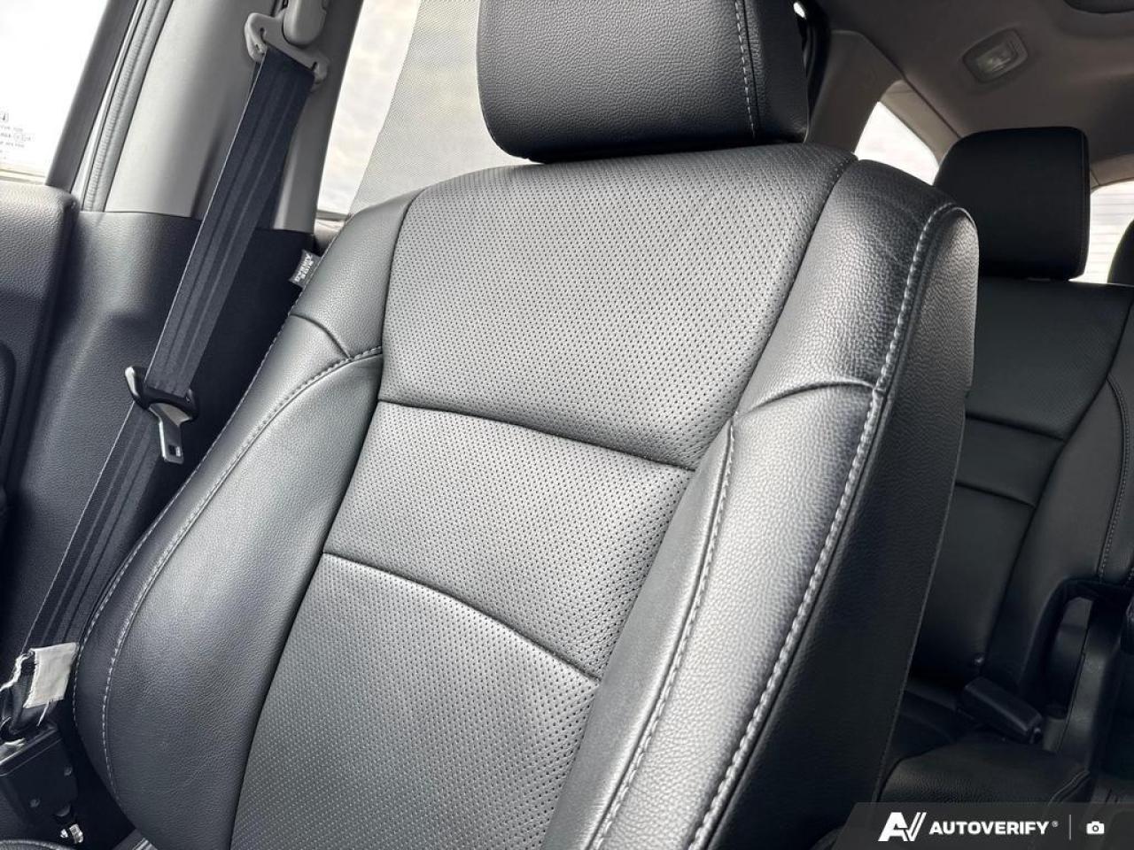 2020 Honda Pilot Touring 7P BACKUP CAM   BLUETOOTH   HTD & CLD SEAT Photo